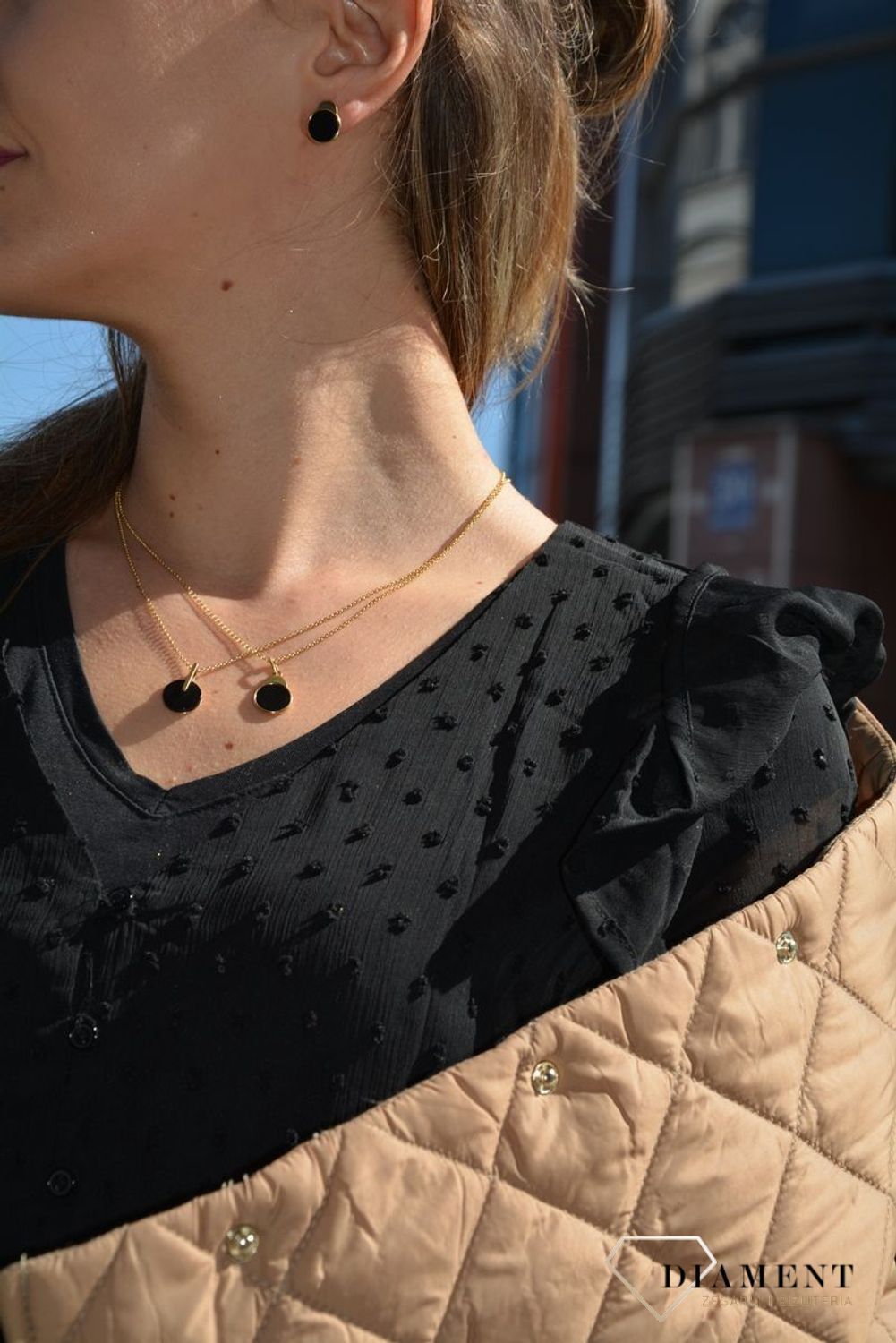 Naszyjnik srebrny pozłacany z onyksem Ditta.webp